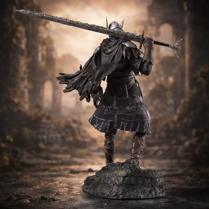 Greatsword Knight Display Statue — 24 cm